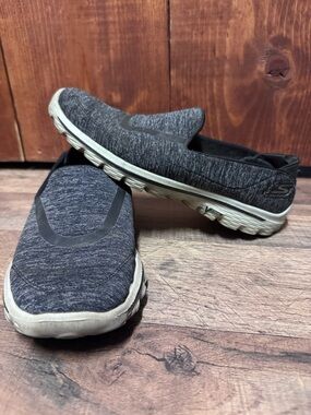Women’s Slip-On Athletic Sketchers in Heathered Gray